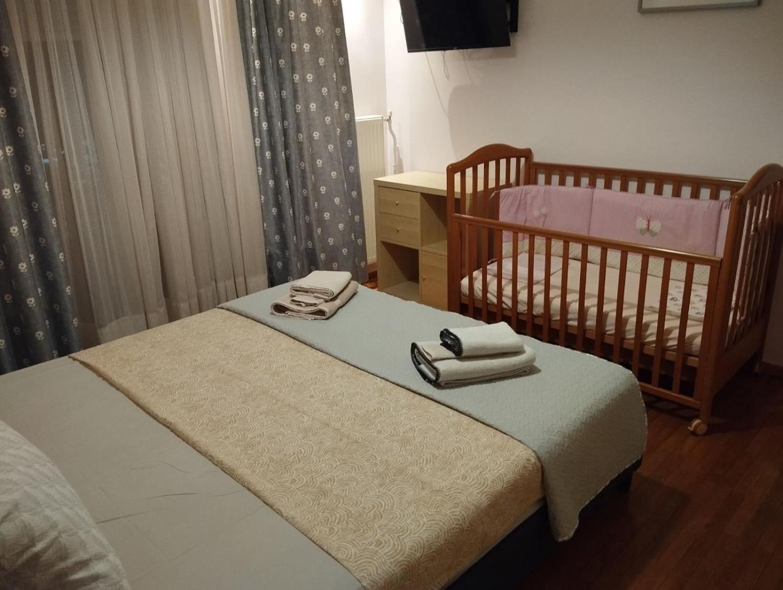 Spacious Flat Ideal For Families Ateny Zewnętrze zdjęcie